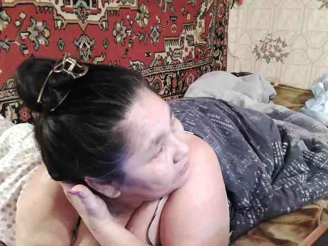 MilfZulfiya webcam