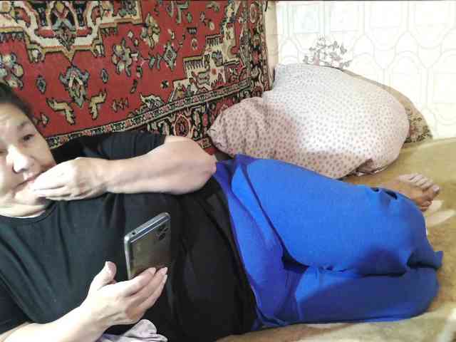 MilfZulfiya webcam