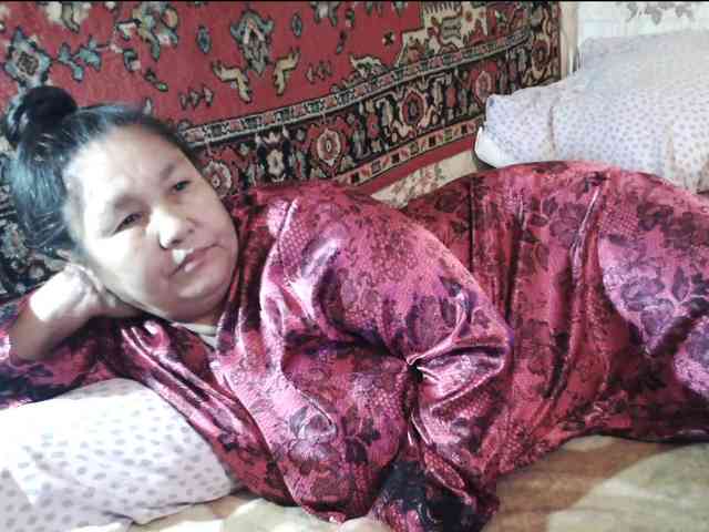 MilfZulfiya webcam