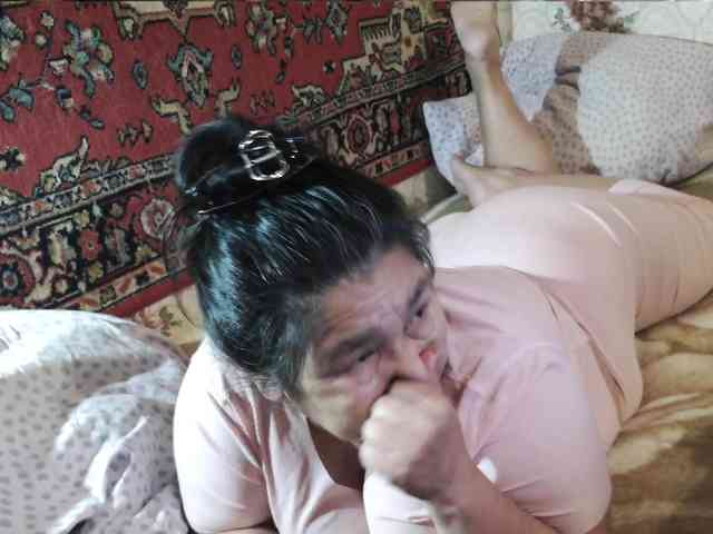 MilfZulfiya webcam