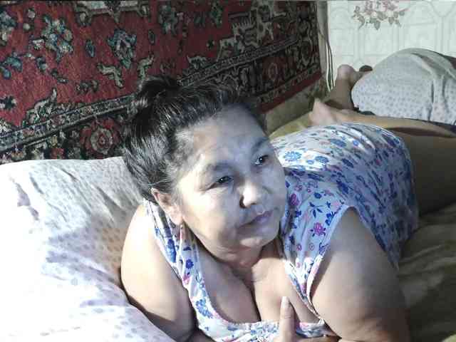 MilfZulfiya webcam