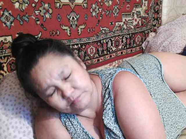 MilfZulfiya webcam