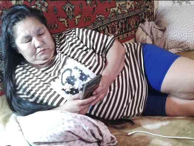 MilfZulfiya webcam