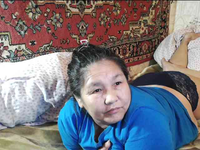 MilfZulfiya webcam