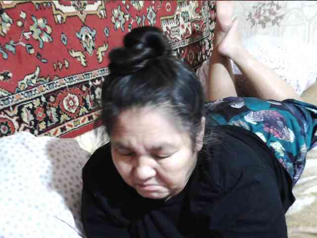 MilfZulfiya webcam