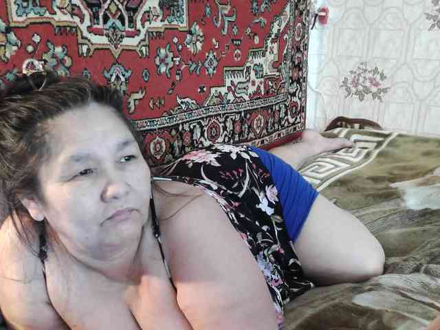 MilfZulfiya webcam