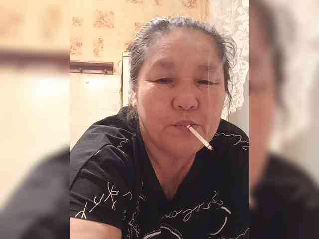 MilfZulfiya webcam