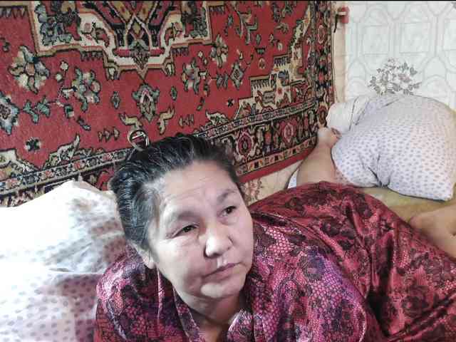 MilfZulfiya webcam
