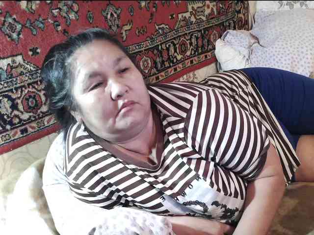 MilfZulfiya webcam