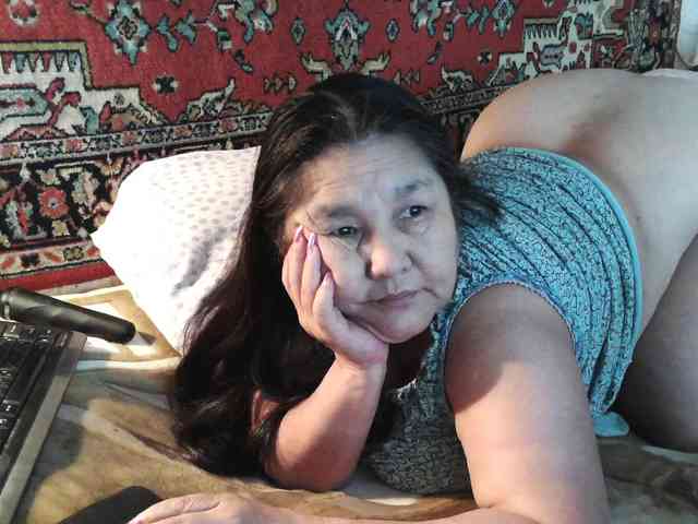 MilfZulfiya webcam