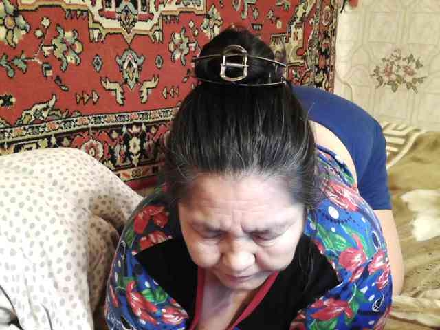 2Milf45 Live Webcam on BongaCams
