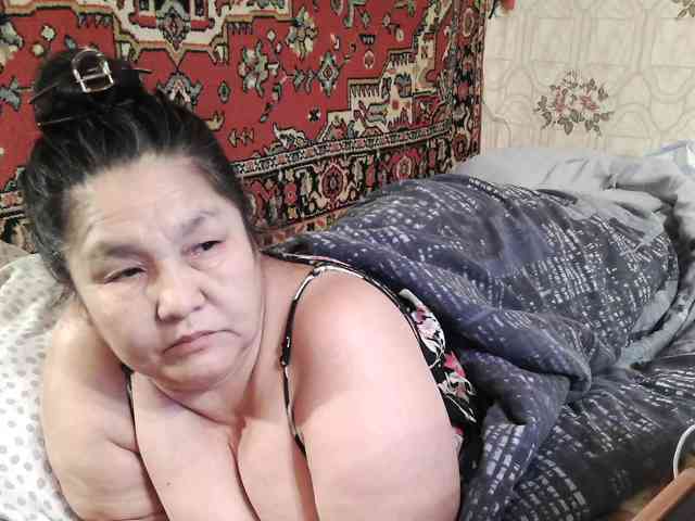 MilfZulfiya webcam