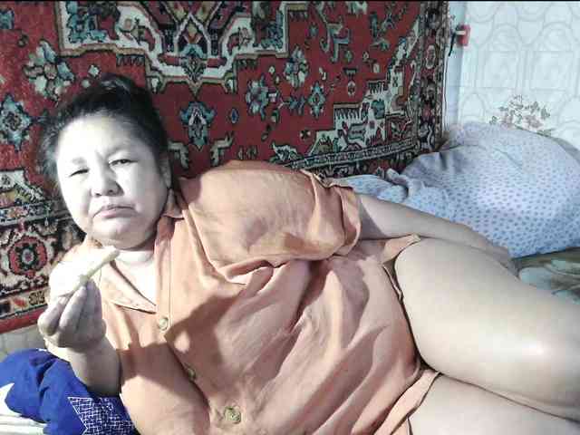 MilfZulfiya webcam