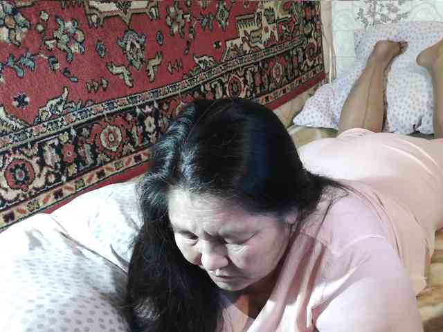 MilfZulfiya webcam