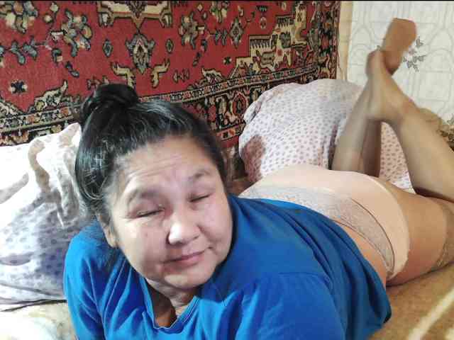 MilfZulfiya webcam