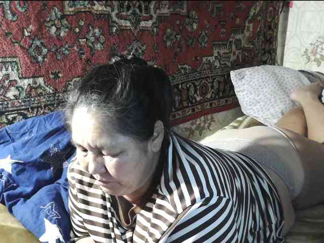 MilfZulfiya webcam