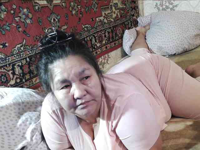 MilfZulfiya webcam