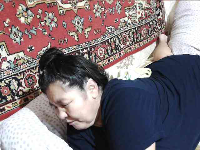 MilfZulfiya webcam