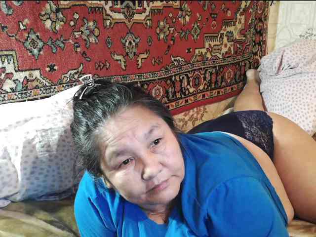 MilfZulfiya webcam