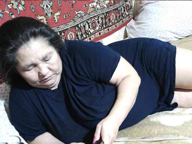 MilfZulfiya webcam