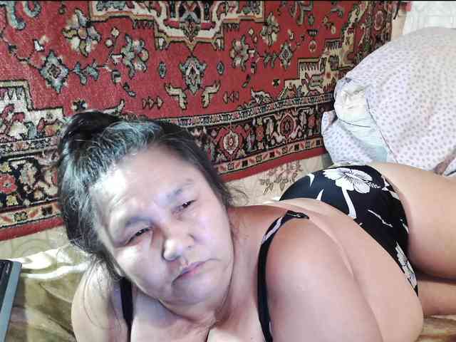 MilfZulfiya webcam