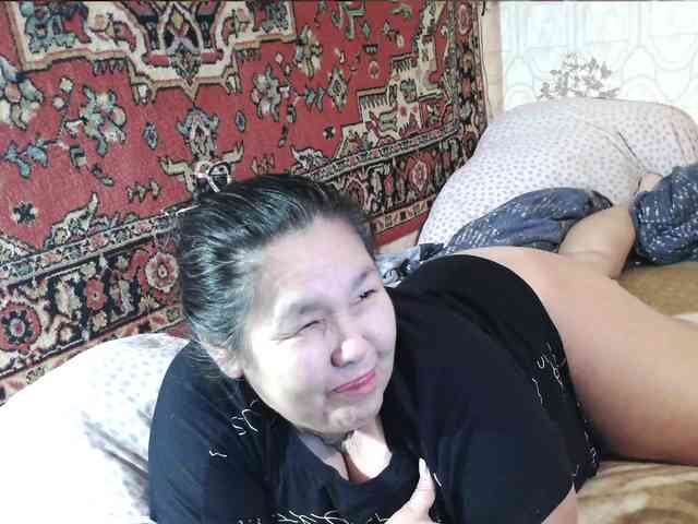 MilfZulfiya webcam