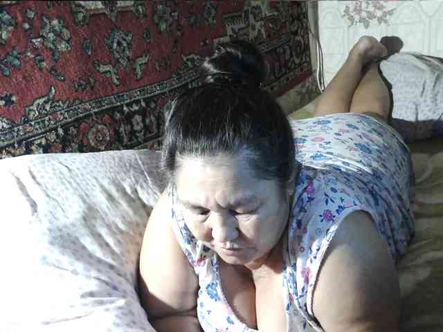 MilfZulfiya webcam