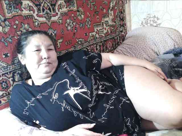 MilfZulfiya webcam