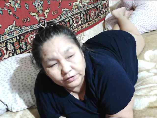 MilfZulfiya webcam