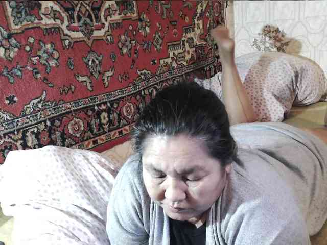 MilfZulfiya webcam