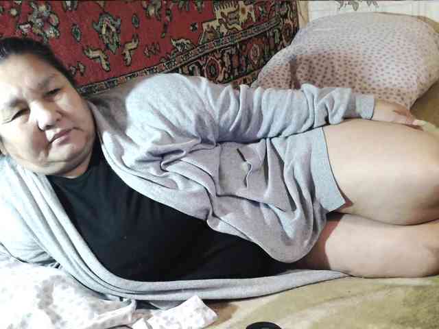 MilfZulfiya webcam