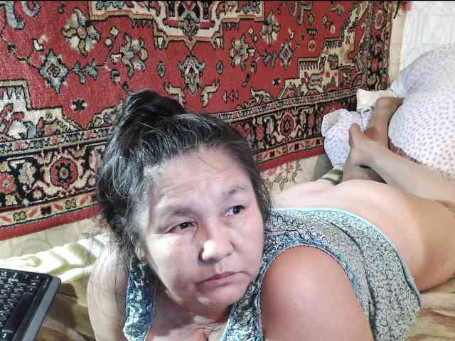 MilfZulfiya webcam