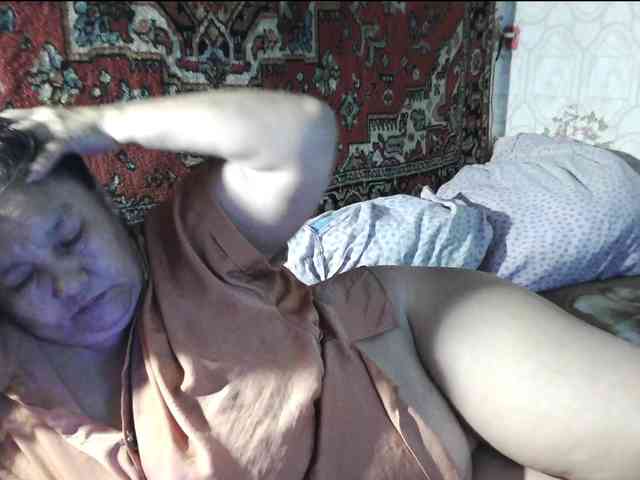 MilfZulfiya webcam