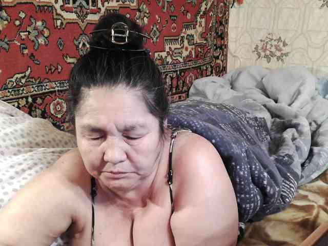 MilfZulfiya webcam