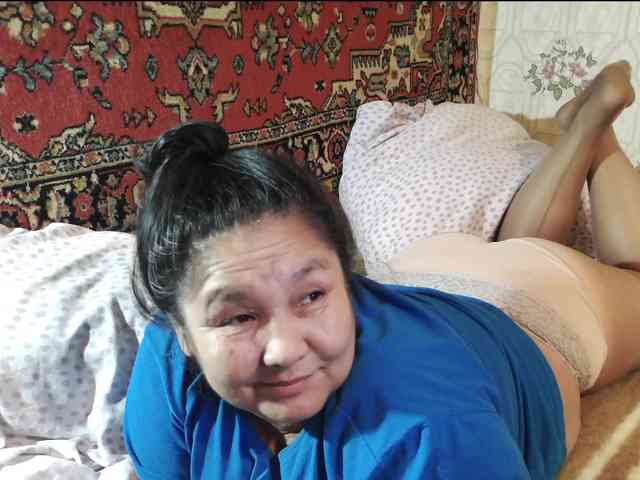 MilfZulfiya webcam
