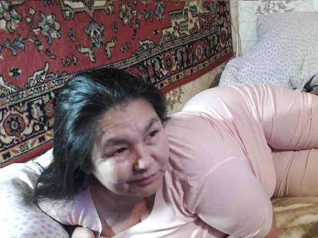 MilfZulfiya webcam