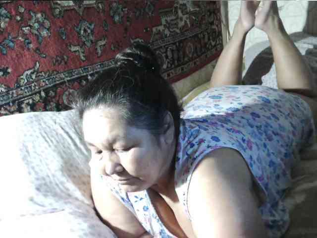 MilfZulfiya webcam