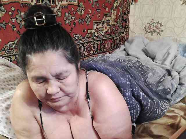 MilfZulfiya webcam