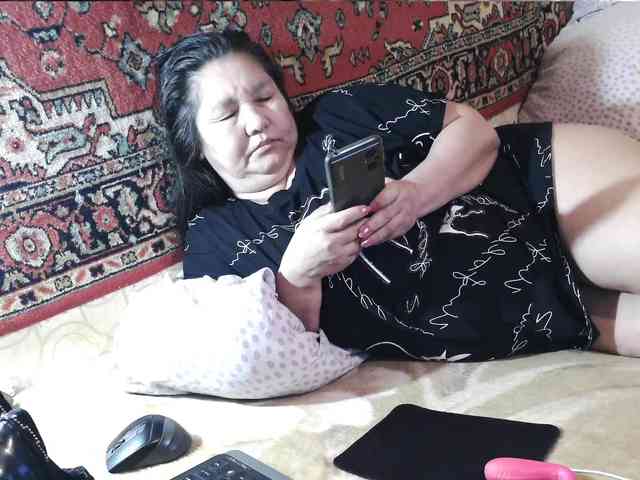 MilfZulfiya webcam