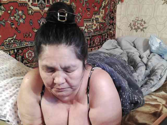 MilfZulfiya webcam