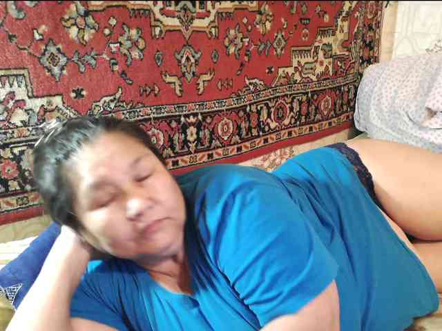 MilfZulfiya webcam