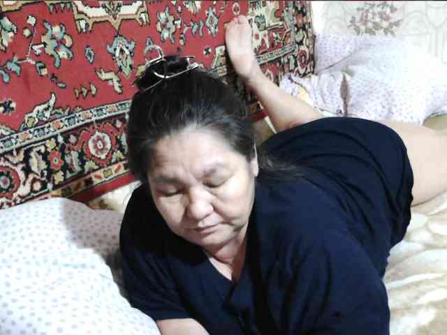 MilfZulfiya webcam