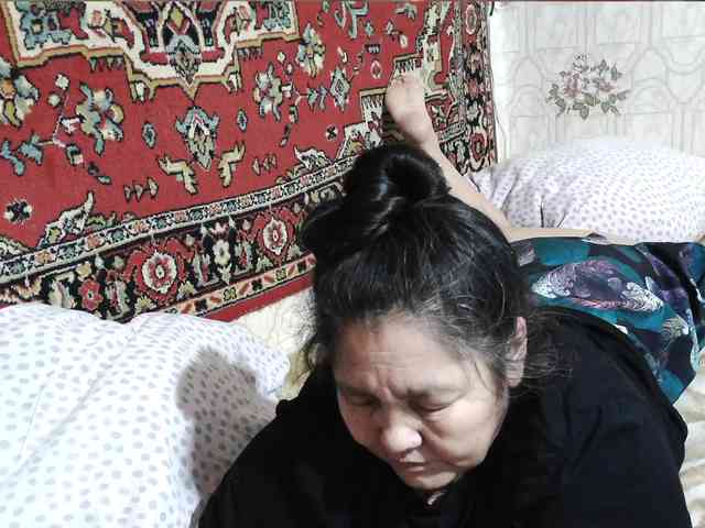 MilfZulfiya webcam