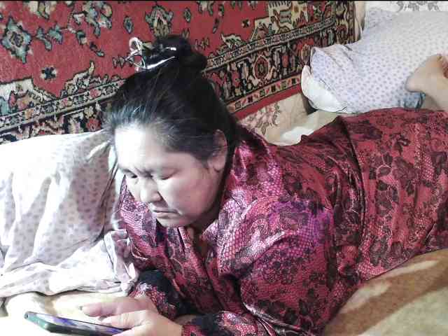 MilfZulfiya webcam