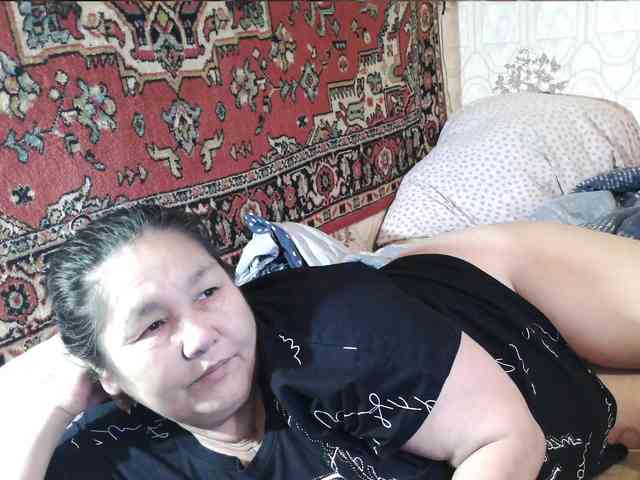 MilfZulfiya webcam