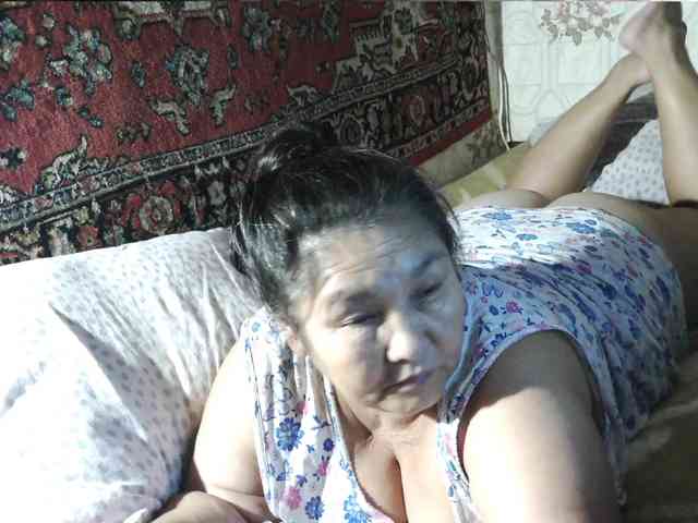 MilfZulfiya webcam