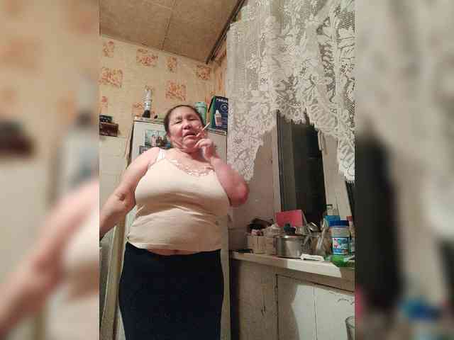 MilfZulfiya webcam