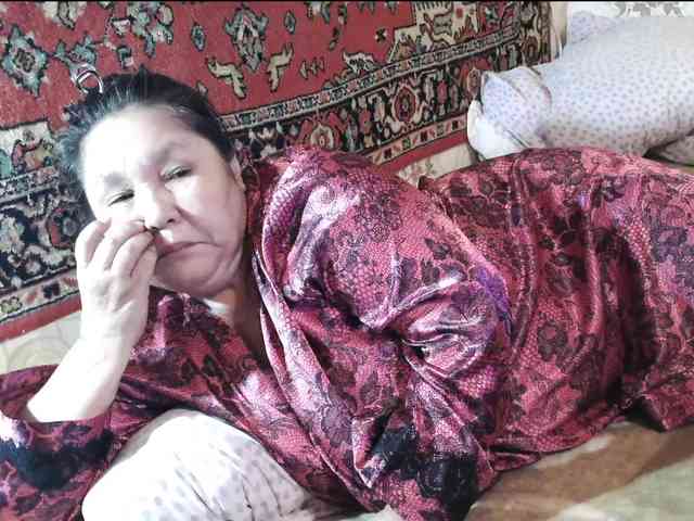 MilfZulfiya webcam