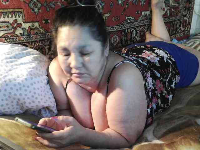 MilfZulfiya webcam