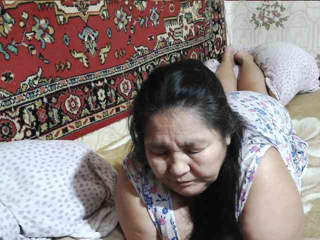 MilfZulfiya webcam